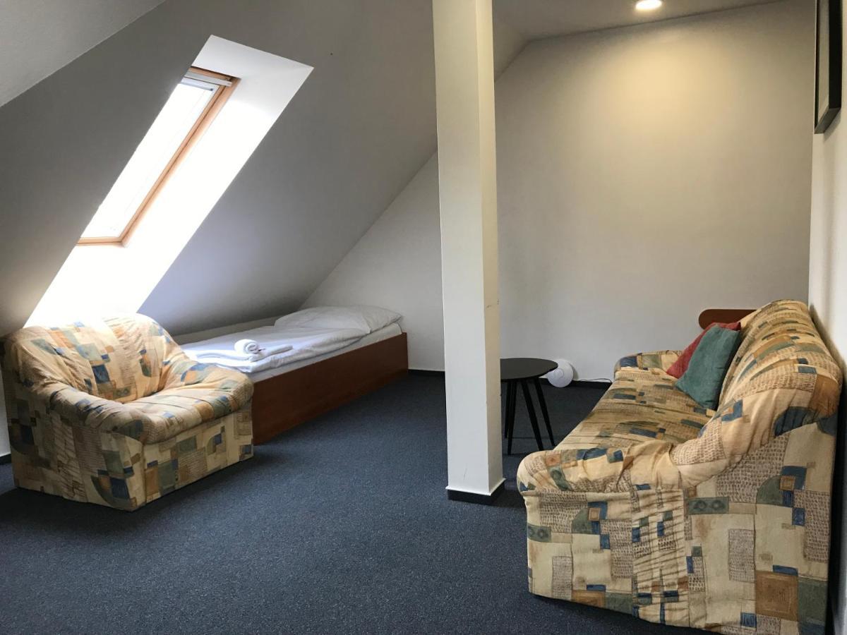 Rozmaryn Rooms&Apartments Rakovník Zewnętrze zdjęcie