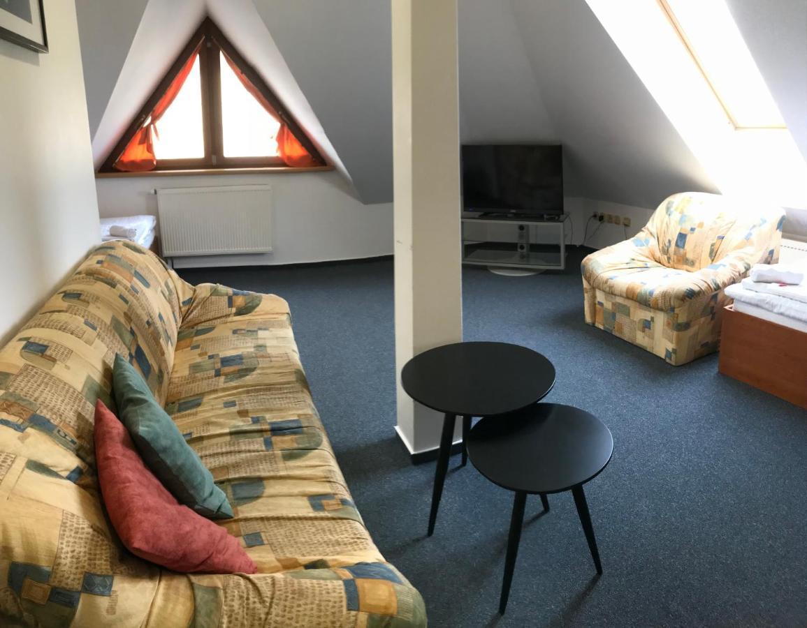 Rozmaryn Rooms&Apartments Rakovník Zewnętrze zdjęcie