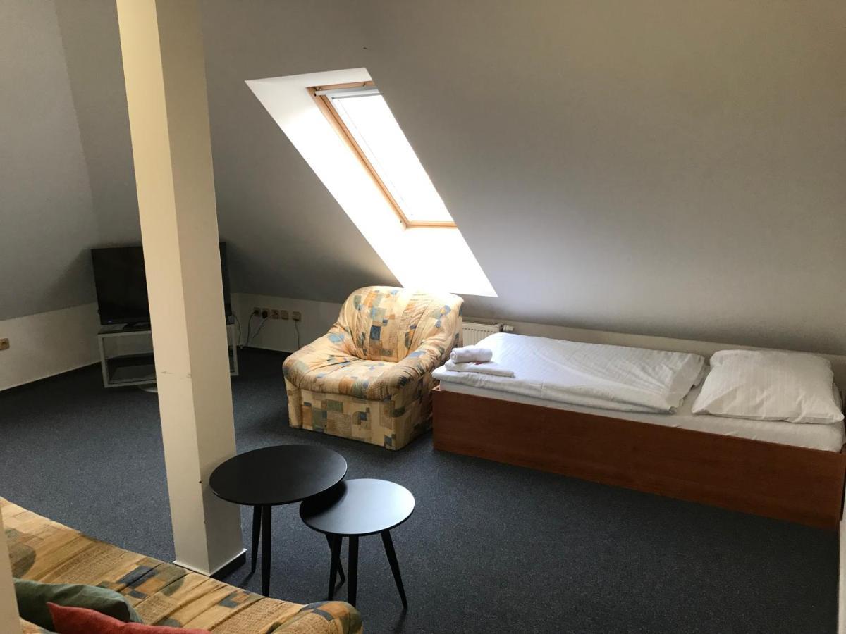 Rozmaryn Rooms&Apartments Rakovník Zewnętrze zdjęcie