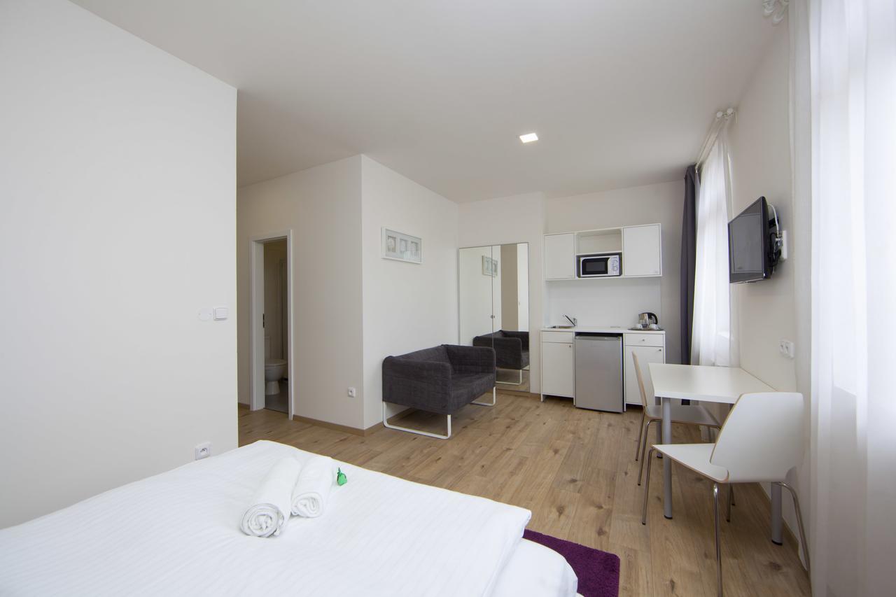 Rozmaryn Rooms&Apartments Rakovník Zewnętrze zdjęcie